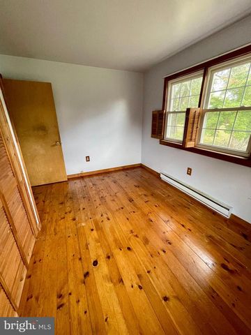 450 PLUNKERT RD, Littlestown, PA 17340