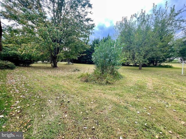 450 PLUNKERT RD, Littlestown, PA 17340