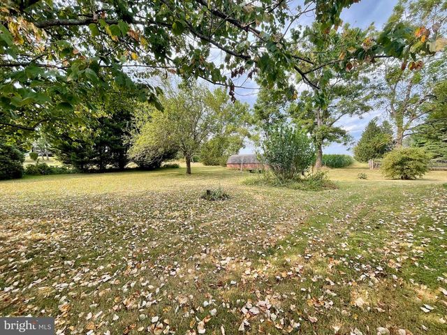 450 PLUNKERT RD, Littlestown, PA 17340