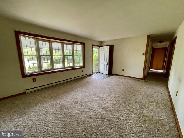 450 PLUNKERT RD, Littlestown, PA 17340