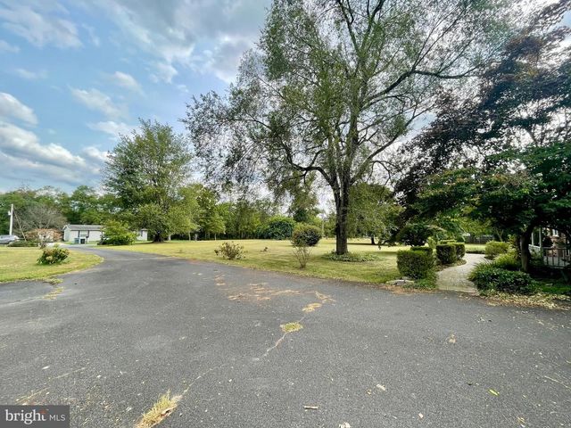 450 PLUNKERT RD, Littlestown, PA 17340