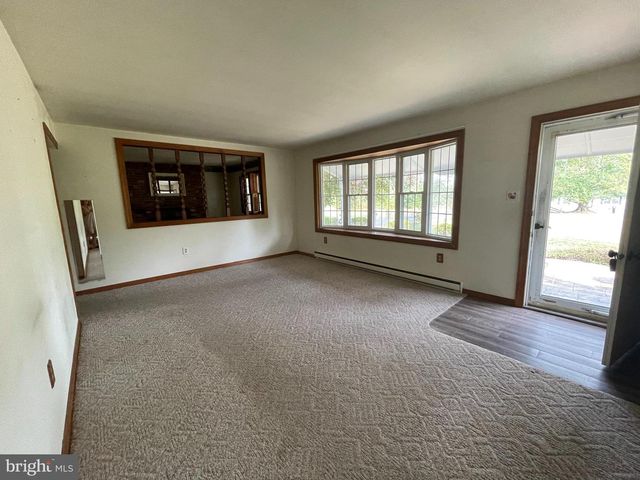 450 PLUNKERT RD, Littlestown, PA 17340