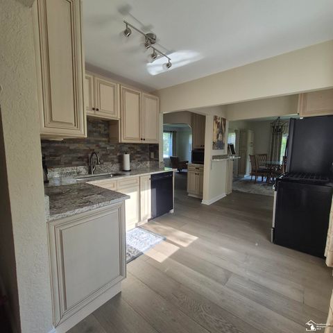 4509 Dixon Road, Frenchtown Twp, MI 48166
