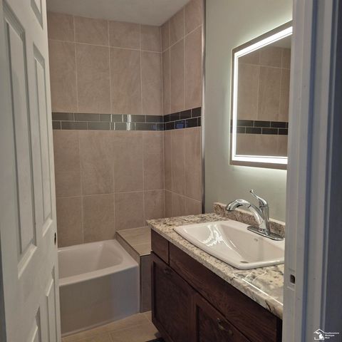 4509 Dixon Road, Frenchtown Twp, MI 48166