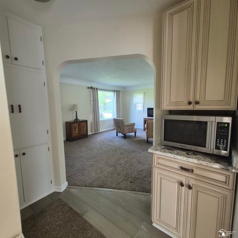 4509 Dixon Road, Frenchtown Twp, MI 48166