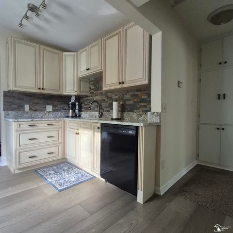 4509 Dixon Road, Frenchtown Twp, MI 48166