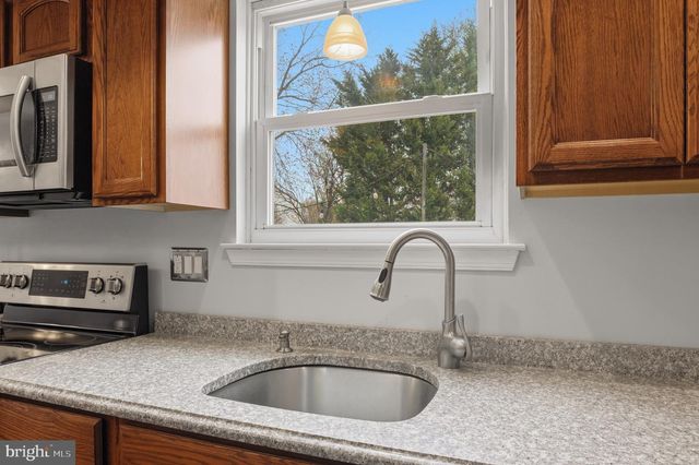 14 WOODHURST DR, Mount Holly, NJ 08060