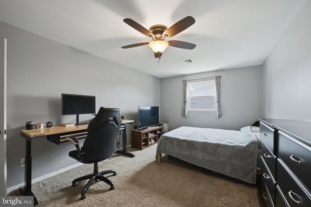 14 WOODHURST DR, Mount Holly, NJ 08060