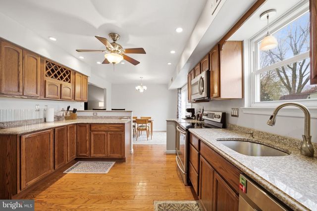 14 WOODHURST DR, Mount Holly, NJ 08060