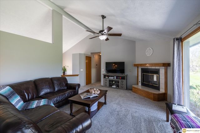 1702 Savannah Drive, Papillion, NE 68133