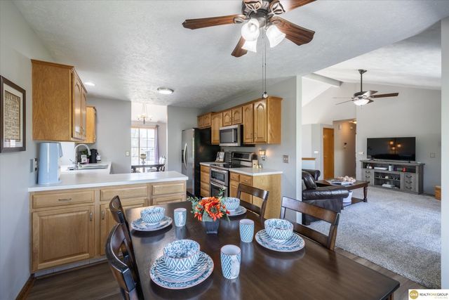 1702 Savannah Drive, Papillion, NE 68133