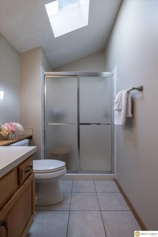 1702 Savannah Drive, Papillion, NE 68133