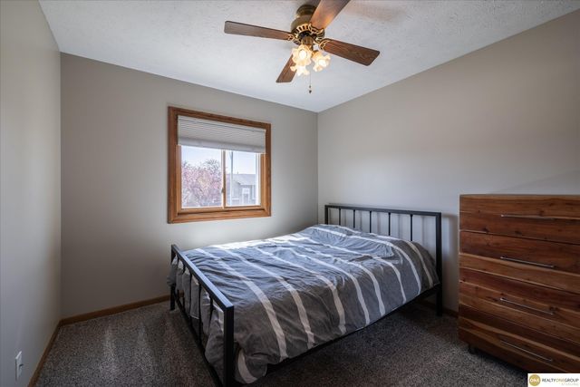 1702 Savannah Drive, Papillion, NE 68133