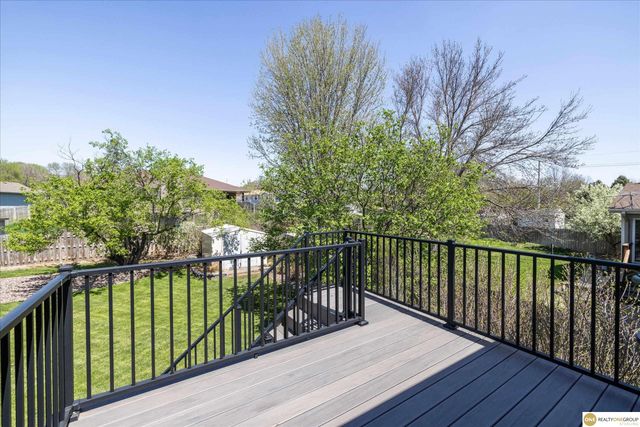 1702 Savannah Drive, Papillion, NE 68133