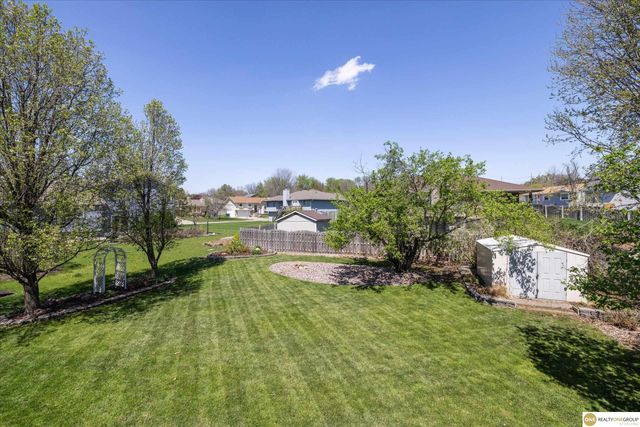 1702 Savannah Drive, Papillion, NE 68133