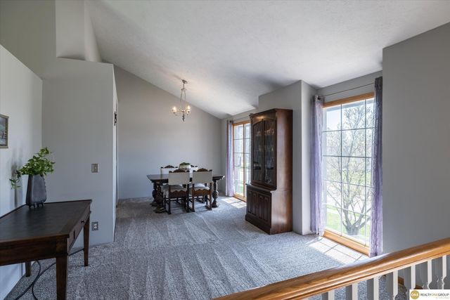 1702 Savannah Drive, Papillion, NE 68133