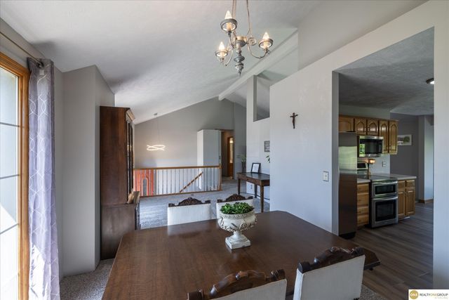 1702 Savannah Drive, Papillion, NE 68133