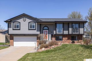 1702 Savannah Drive, Papillion, NE 68133