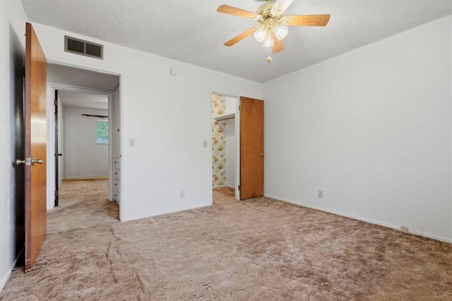 1522 E Bolinger Way, Dinuba, CA 93618