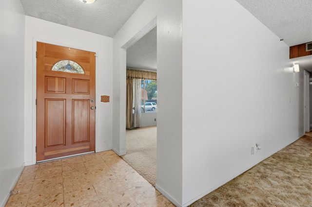 1522 E Bolinger Way, Dinuba, CA 93618