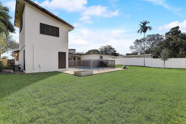 3900 N 45th Avenue, Hollywood, FL 33021