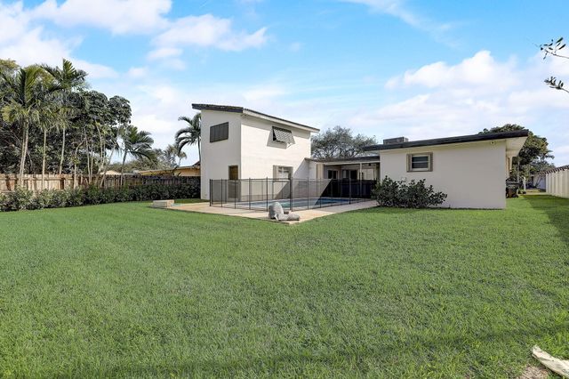 3900 N 45th Avenue, Hollywood, FL 33021