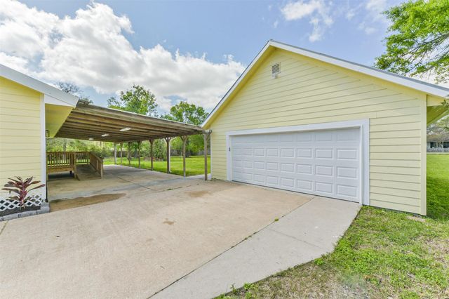 320 S Jamison Street, La Porte, TX 77571