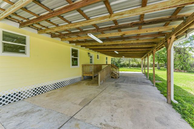 320 S Jamison Street, La Porte, TX 77571