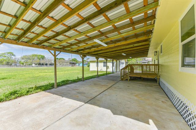 320 S Jamison Street, La Porte, TX 77571