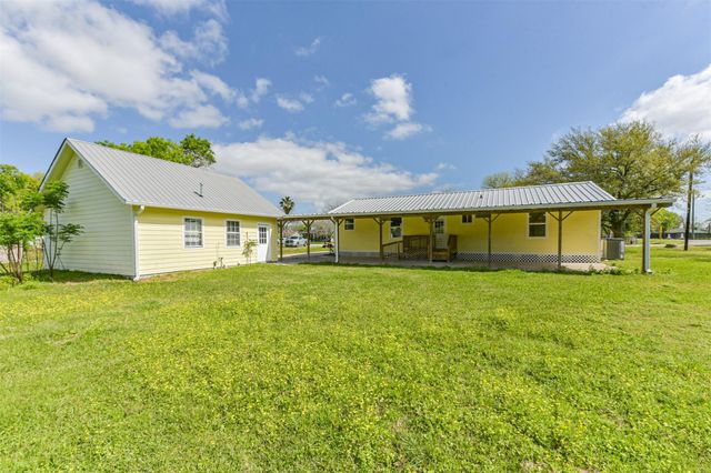 320 S Jamison Street, La Porte, TX 77571