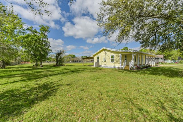 320 S Jamison Street, La Porte, TX 77571