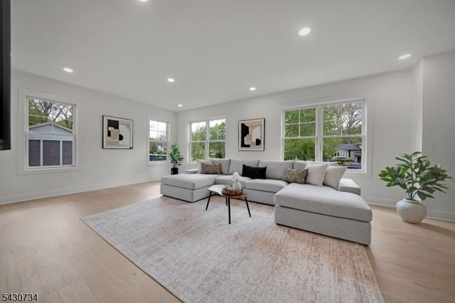 24 Etmore Pl, New Providence Boro, NJ 07974