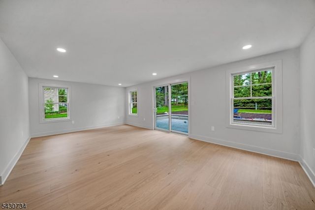 24 Etmore Pl, New Providence Boro, NJ 07974