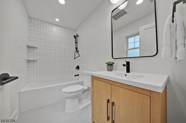 24 Etmore Pl, New Providence Boro, NJ 07974