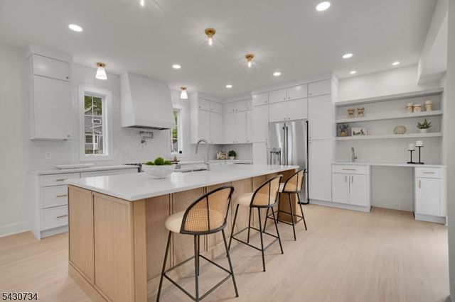 24 Etmore Pl, New Providence Boro, NJ 07974