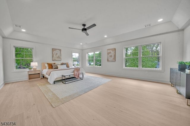 24 Etmore Pl, New Providence Boro, NJ 07974
