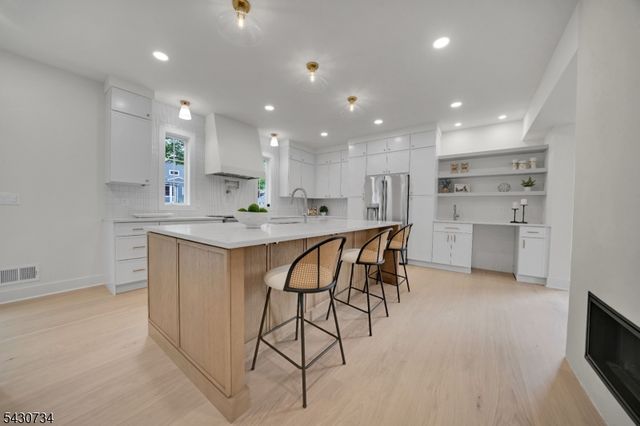 24 Etmore Pl, New Providence Boro, NJ 07974
