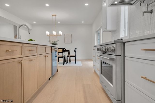 24 Etmore Pl, New Providence Boro, NJ 07974
