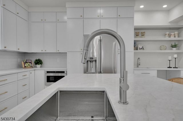 24 Etmore Pl, New Providence Boro, NJ 07974