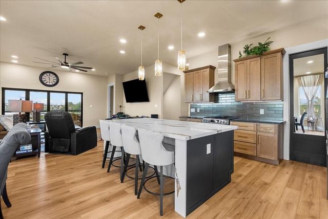 88 Bayou Lane, Kemah, TX 77565