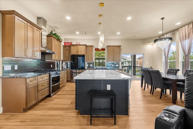 88 Bayou Lane, Kemah, TX 77565