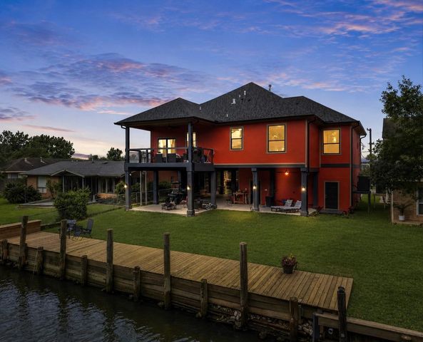88 Bayou Lane, Kemah, TX 77565