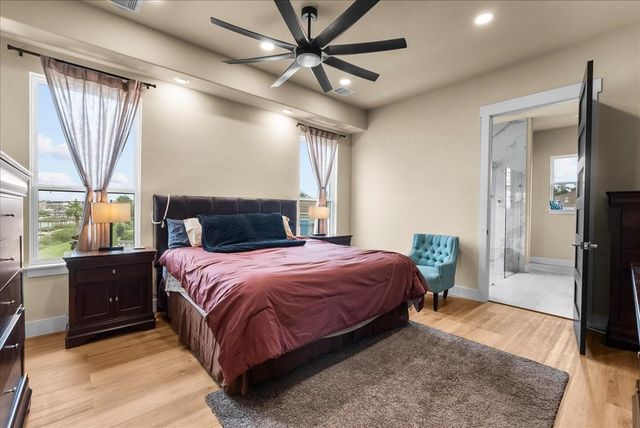 88 Bayou Lane, Kemah, TX 77565