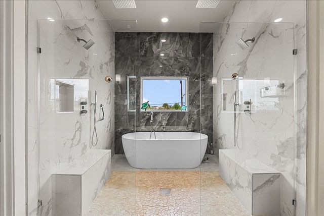 88 Bayou Lane, Kemah, TX 77565