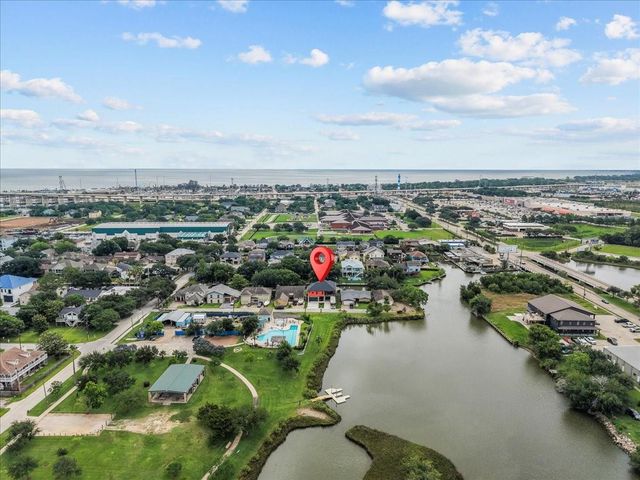 88 Bayou Lane, Kemah, TX 77565