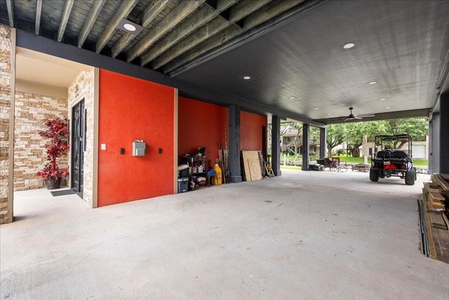 88 Bayou Lane, Kemah, TX 77565