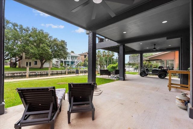 88 Bayou Lane, Kemah, TX 77565