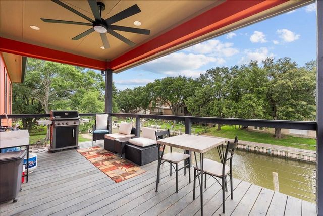 88 Bayou Lane, Kemah, TX 77565