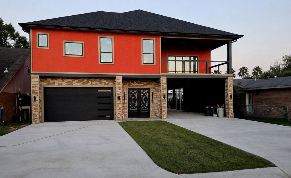 88 Bayou Lane, Kemah, TX 77565