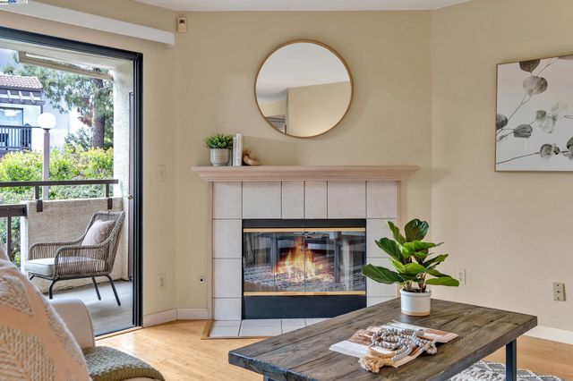 21239 Gary Dr 317D, Hayward, CA 94546